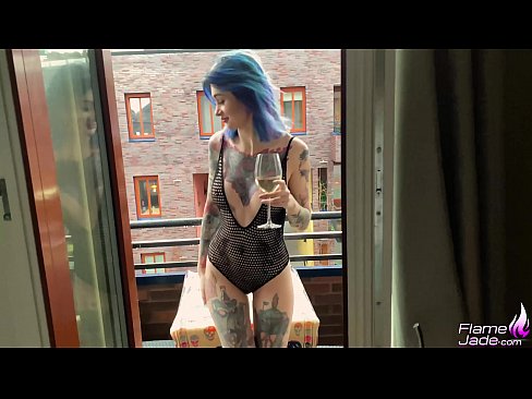 ❤️ Te kotiro tino nui e ngotea ana me te karepe me te whana i raro i te rangi tuwhera Sex i porn mi.porn-milf300.ru ❌️